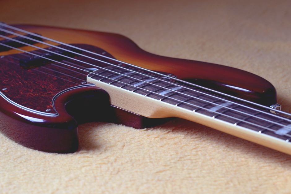 Nut Width and Neck Profile: The Two Numbers That Actually Change How a Guitar Plays